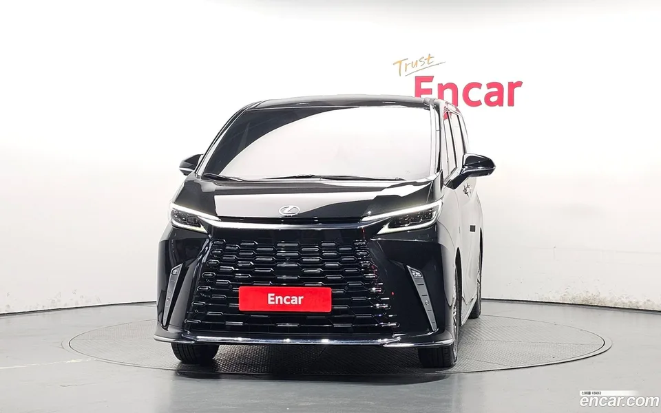 Lexus LM 500h 2025 — thumbnail 3