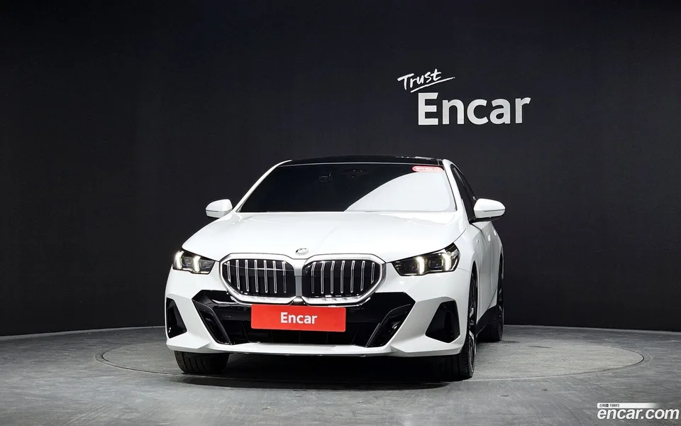 BMW 5 Series 530i xDrive M 2025 — thumbnail 3