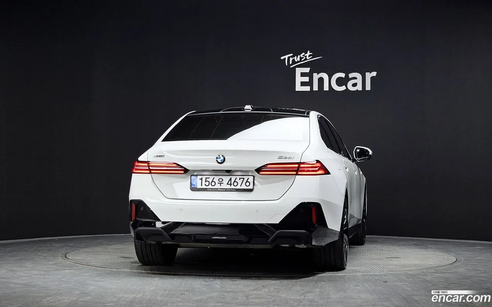 BMW 5 Series 530i xDrive M 2025 — thumbnail 4