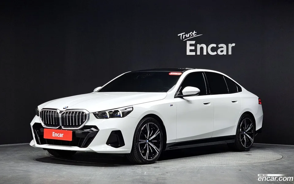 BMW 5 Series 530i xDrive M 2025 — photo 1, buy with delivery to Moscow