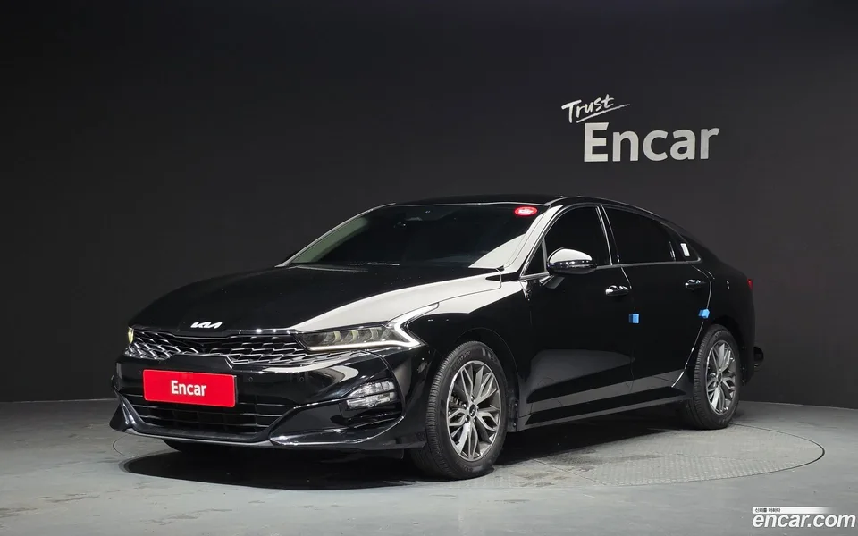 Kia K5 2.0 2023 — photo 1, buy with delivery to Moscow