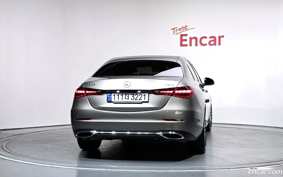 Mercedes-Benz C-Class C300 4MATIC 2024 — thumbnail 4