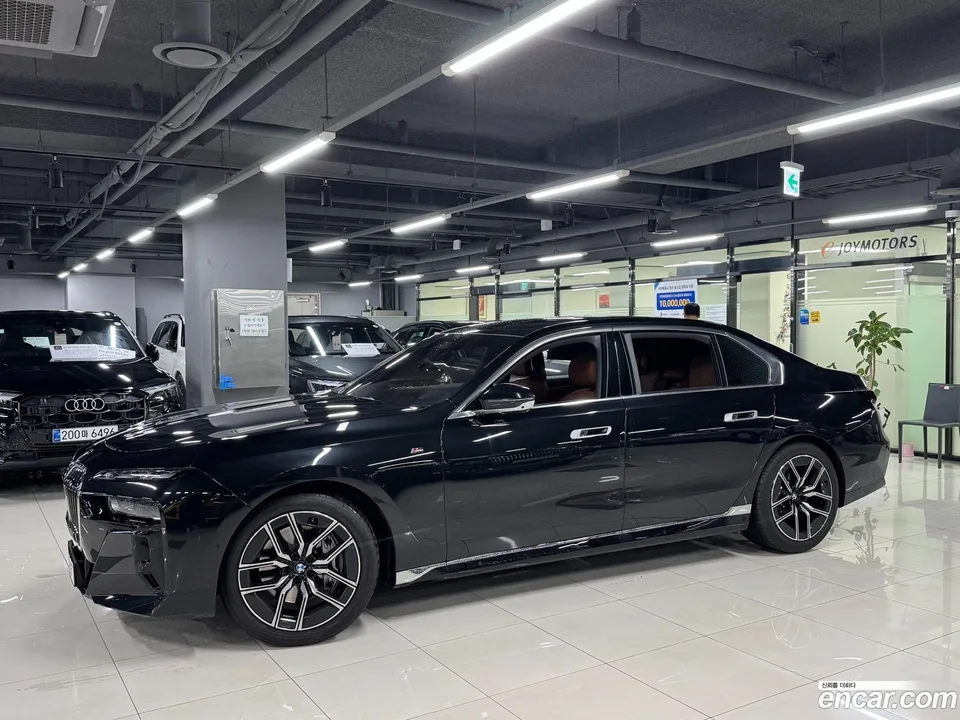 BMW 7 Series 740i xDrive M 2025 — photo 1, buy with delivery to Moscow