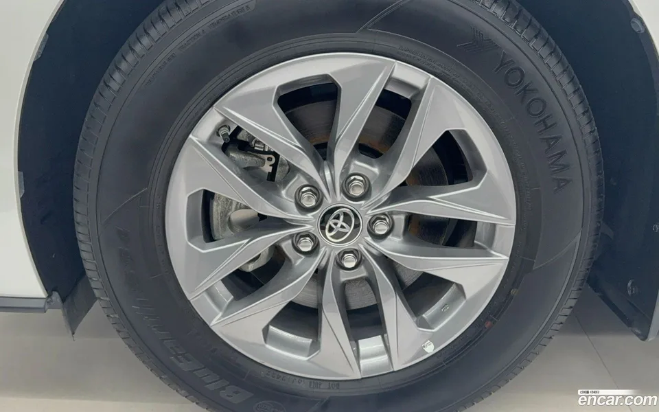 Toyota Sienna 2.5 AWD 2023 — thumbnail 2