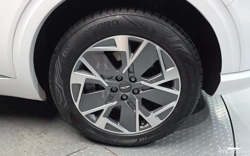 Genesis Electrified GV70 e-AWD 2022 — thumbnail 2
