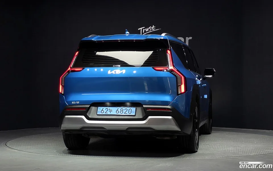 Kia EV9 2WD 2023 — thumbnail 4