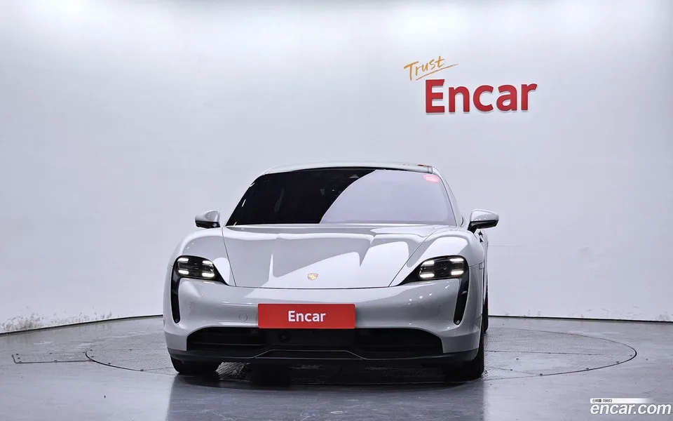 Porsche Taycan 2023 — миниатюра 3