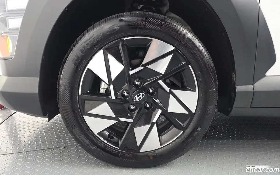Hyundai Kona 1.6 2WD 2024 — thumbnail 2