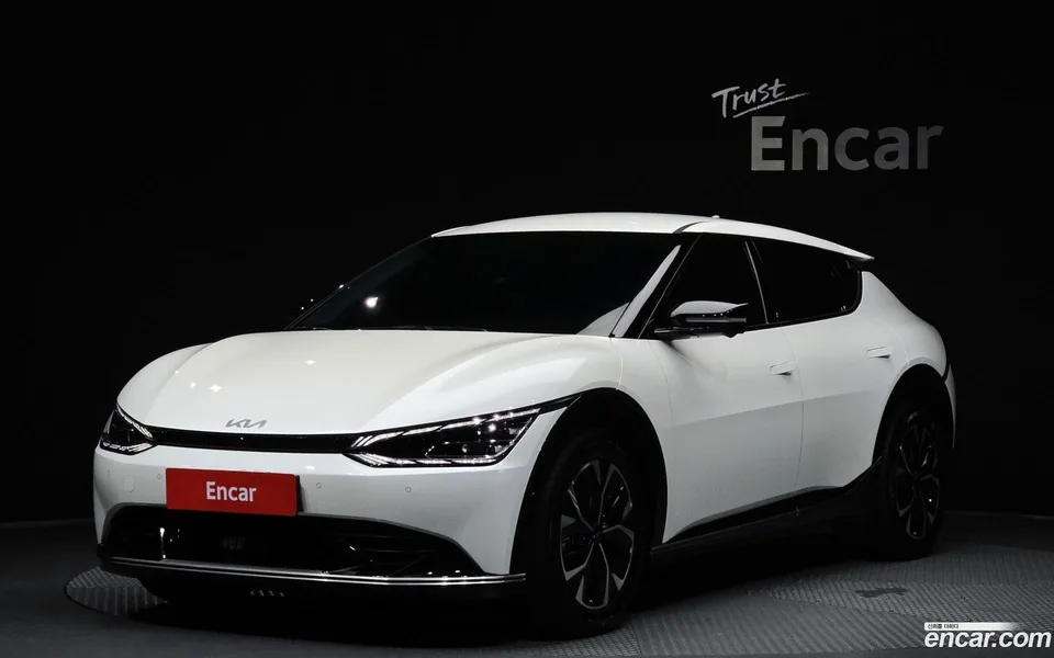 Kia EV6 2022 — photo 1, buy with delivery to Moscow