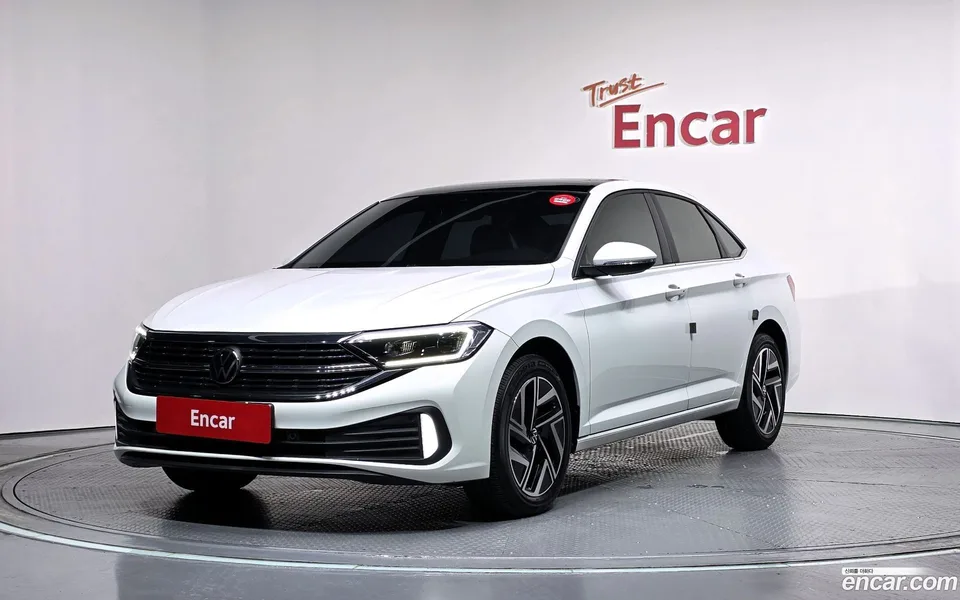 Volkswagen Jetta 1.5 TSI 2023 — photo 1, buy with delivery to Moscow
