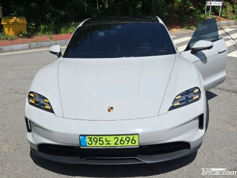 Porsche Taycan 4S 2024 — миниатюра 2