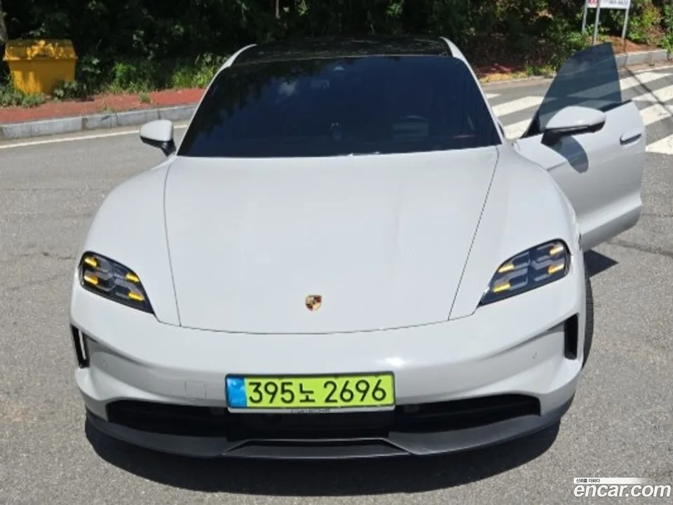 Porsche Taycan 4S 2024 — фото 1, купить с доставкой в Москву
