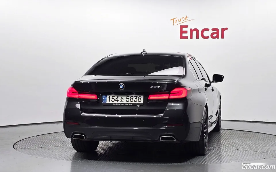 BMW 5 Series 520i M 2022 — thumbnail 4