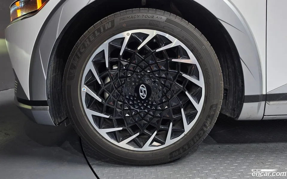 Hyundai Ioniq 5 2024 — thumbnail 2