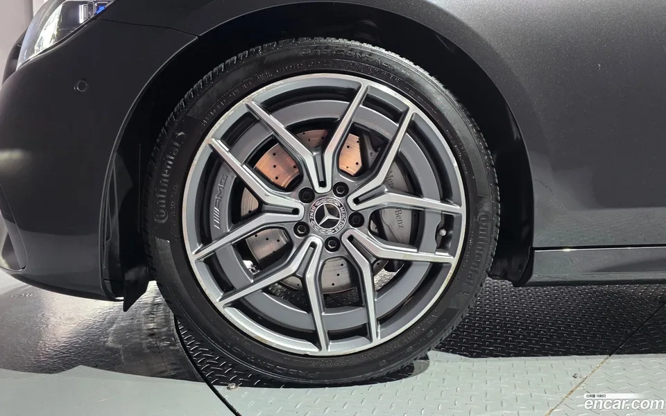 Mercedes-Benz E-Class E220d 4MATIC AMG Line 2022 — thumbnail 2