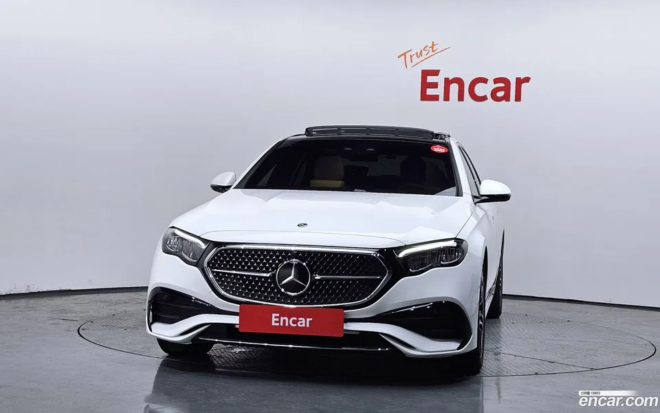 Mercedes-Benz E-Class E200 AMG Line 2026 — thumbnail 3