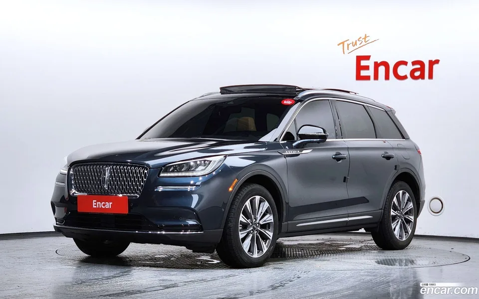 Lincoln Corsair 2.0 AWD 2022 — photo 1, buy with delivery to Moscow
