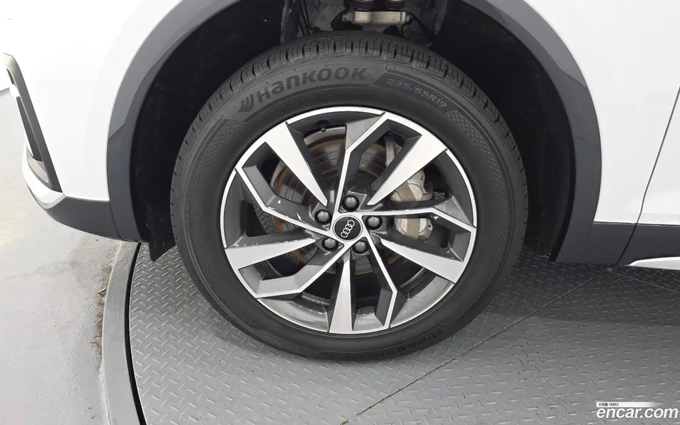 Audi Q5 40 TDI 2023 — thumbnail 2