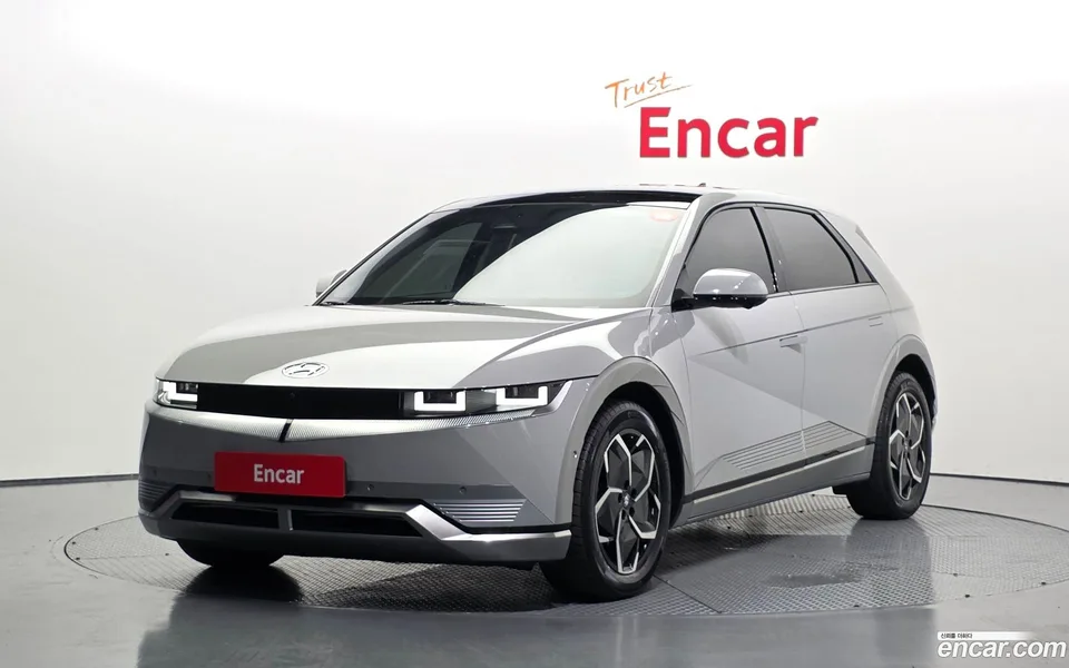 Hyundai Ioniq 5 AWD 2023 — photo 1, buy with delivery to Moscow