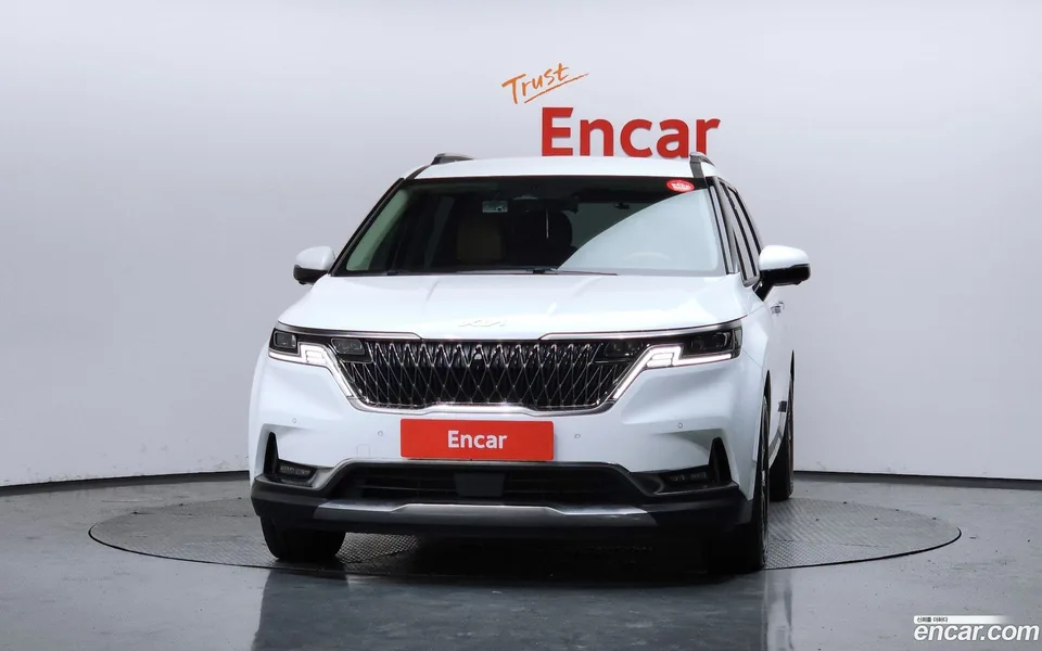 Kia Carnival 7 2023 — thumbnail 3