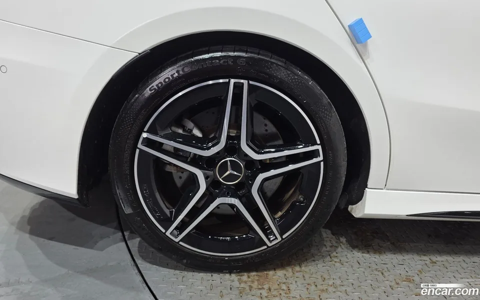 Mercedes-Benz A-Class AMG A35 4MATIC 2022 — thumbnail 5
