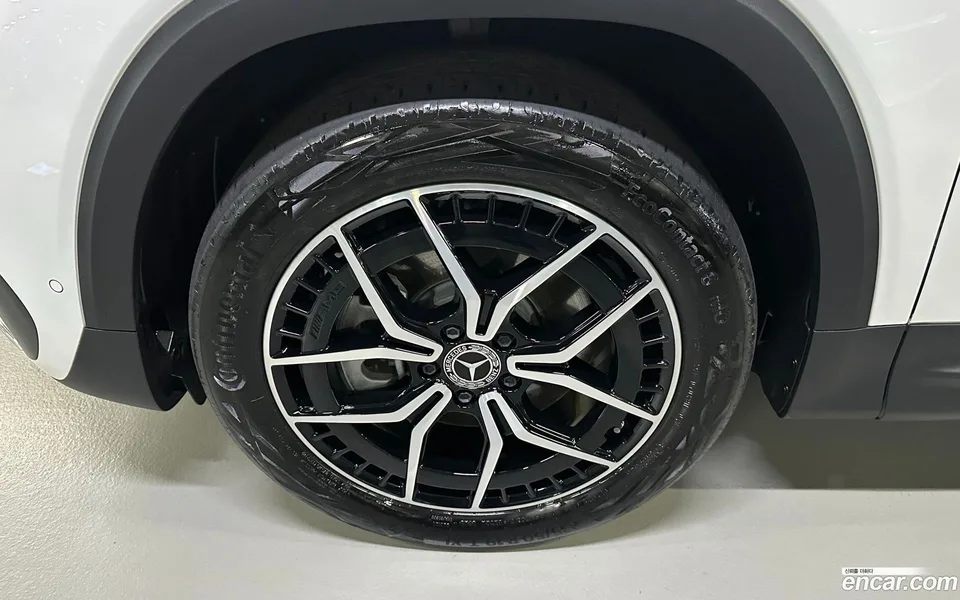 Mercedes-Benz EQB EQB300 4MATIC AMG 2023 — миниатюра 5