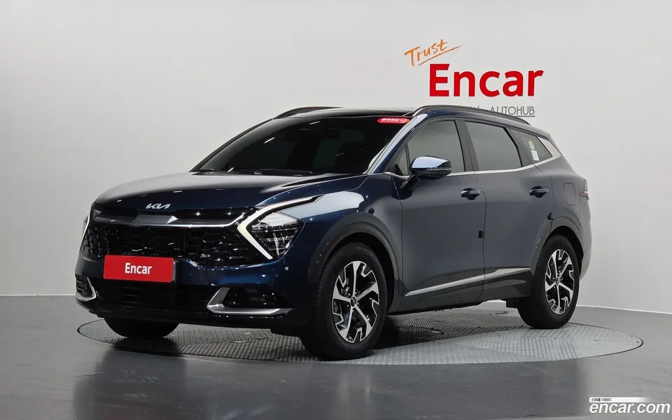 Kia Sportage Hybrid 2WD 2023 — photo 1, buy with delivery to Moscow