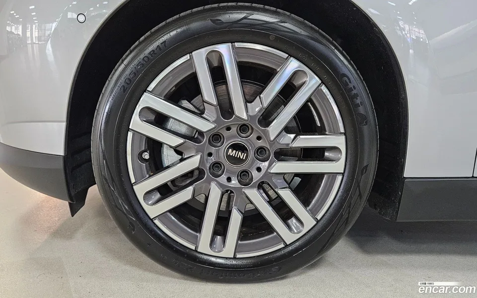 MINI Cooper Electric SE 2024 — thumbnail 2