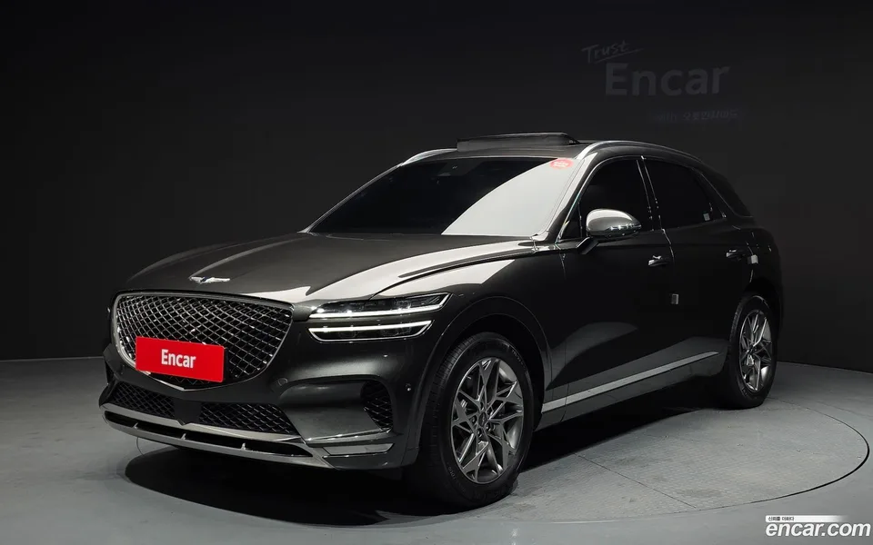 Genesis GV70 2.5T AWD 2023 — photo 1, buy with delivery to Moscow