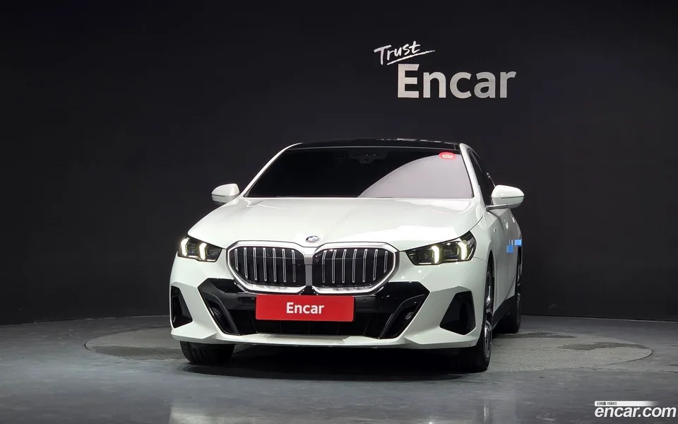BMW 5 Series 523d M 2024 — thumbnail 3