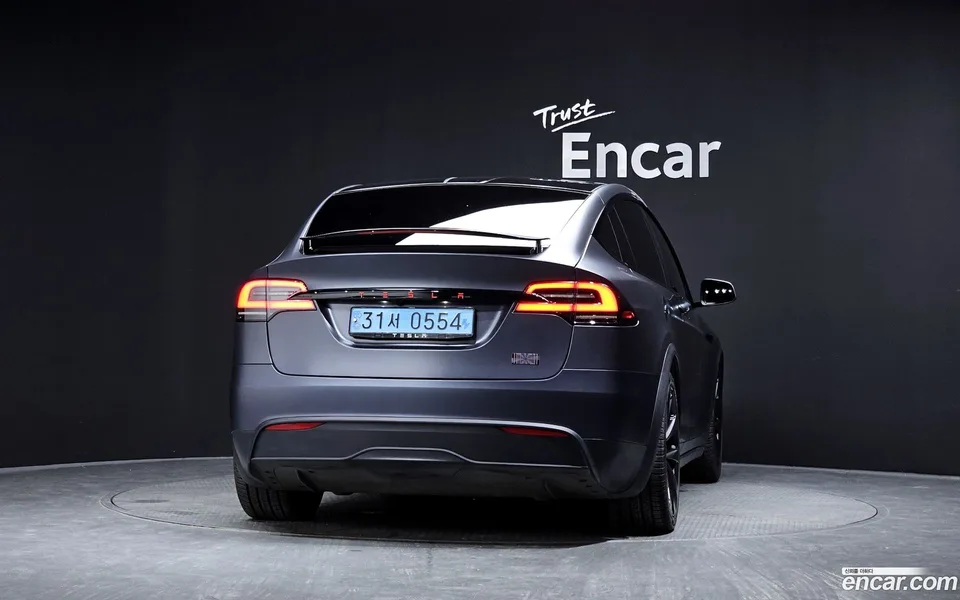 Tesla Model X 2023 — thumbnail 4