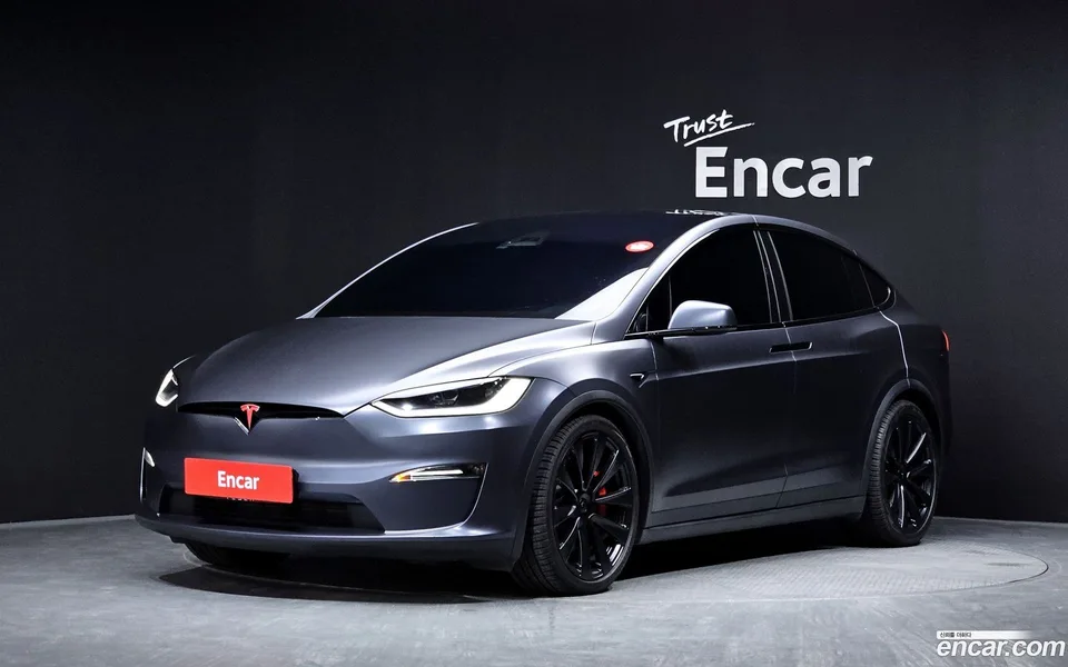 Tesla Model X 2023 — фото 1, купить с доставкой в Москву