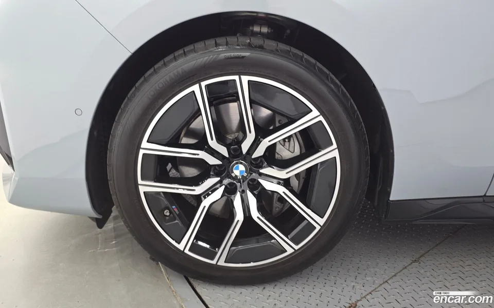 BMW 7 Series 740i xDrive M 2026 — миниатюра 5