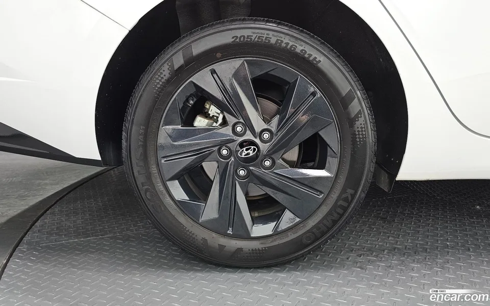 Hyundai Avante 1.6 2023 — thumbnail 2