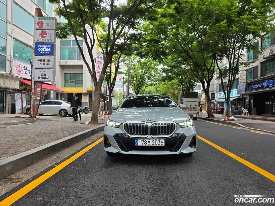 BMW 5 Series 520i M 2024 — photo 1, buy with delivery to Moscow