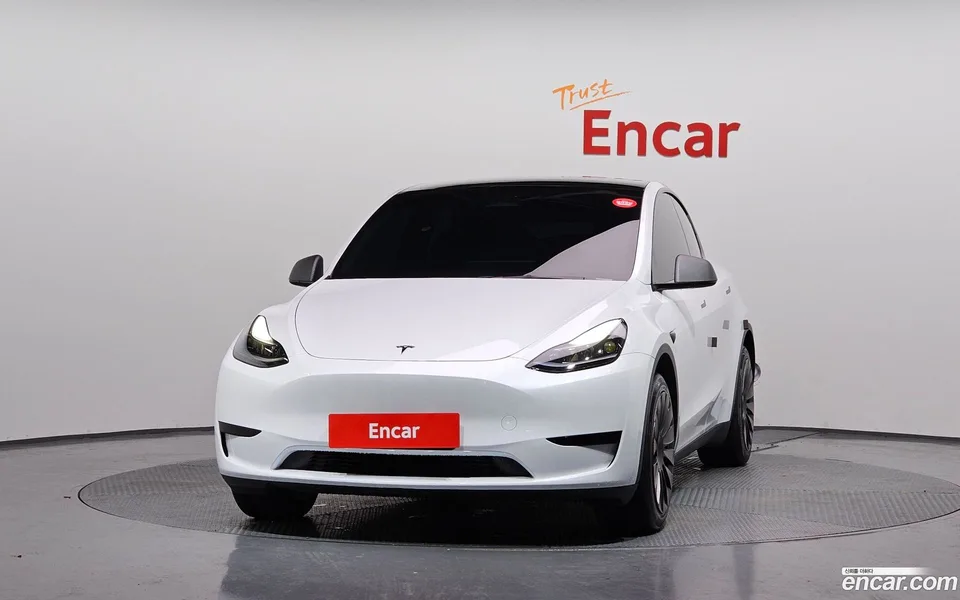 Tesla Model Y RWD 2023 — thumbnail 3