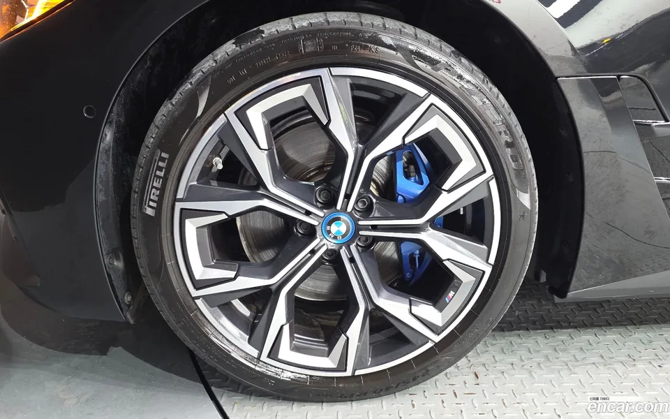 BMW i4 eDrive40 M 2022 — thumbnail 2