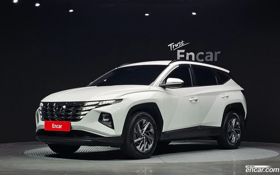Hyundai Tucson Hybrid 4WD 2023 — photo 1, buy with delivery to Moscow
