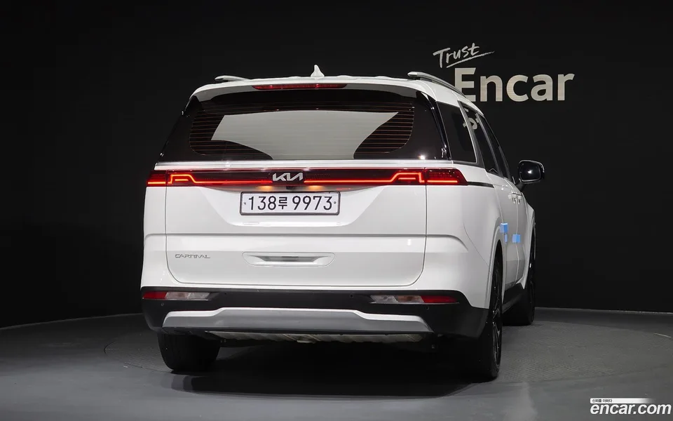 Kia Carnival 9 2022 — thumbnail 4