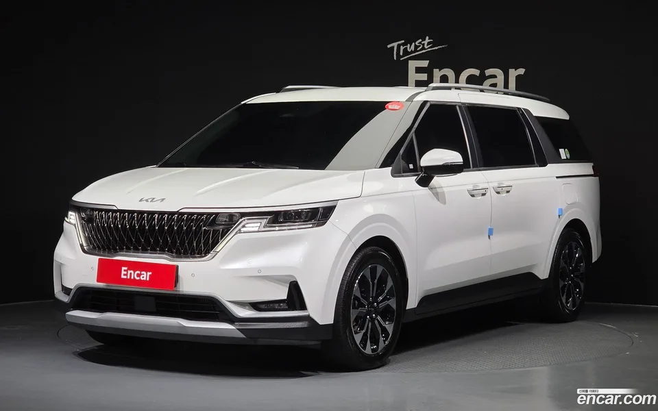 Kia Carnival 9 2022 — photo 1, buy with delivery to Moscow