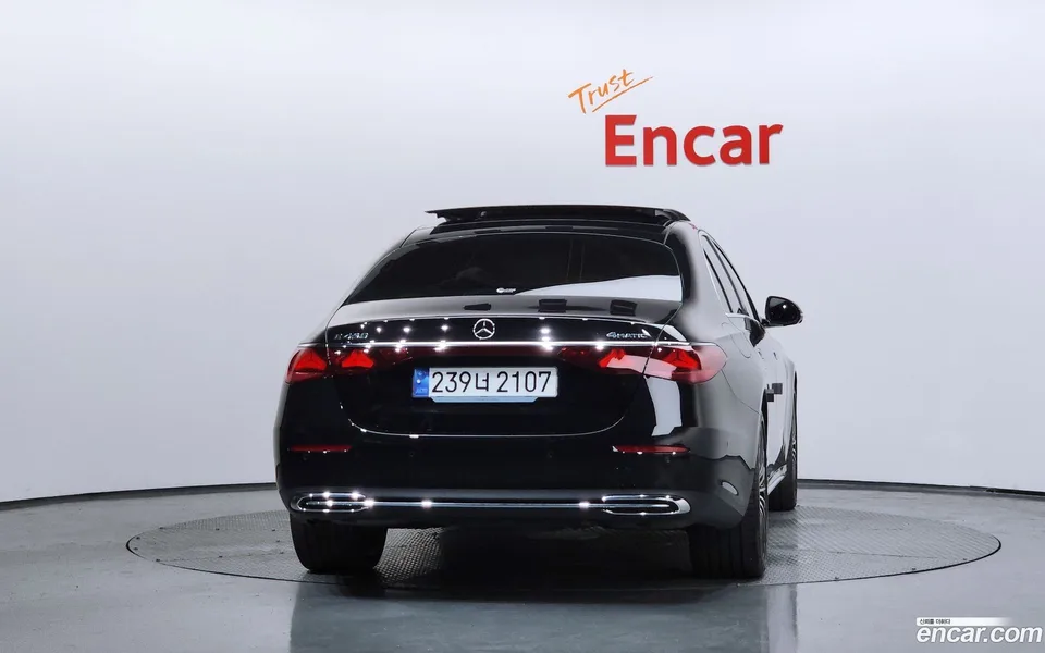 Mercedes-Benz E-Class E450 4MATIC 2024 — thumbnail 4