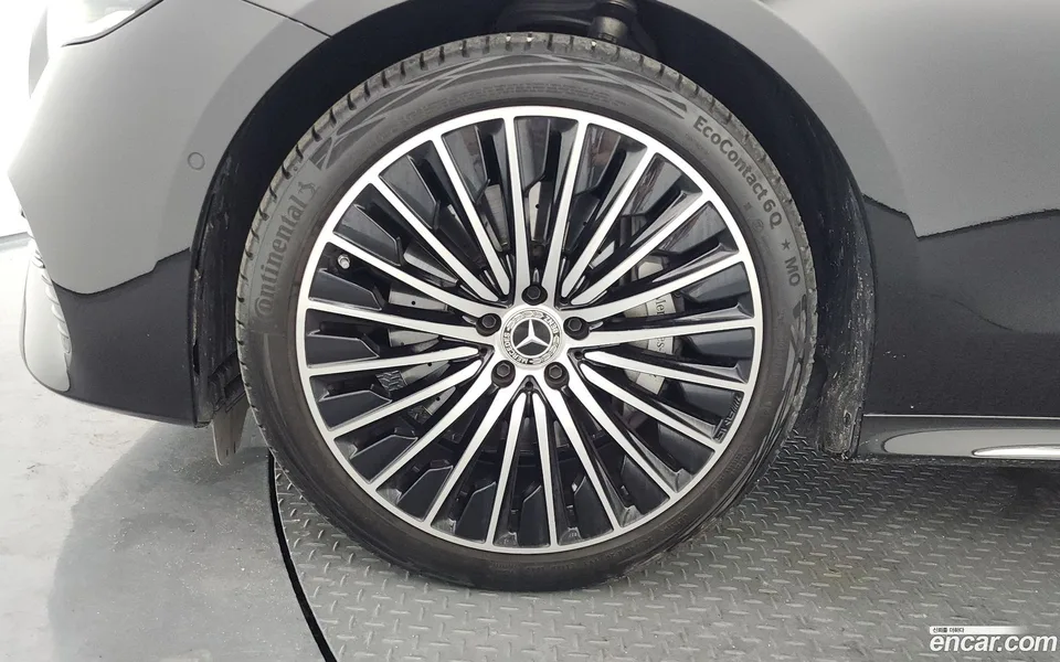 Mercedes-Benz E-Class E450 4MATIC 2024 — thumbnail 5
