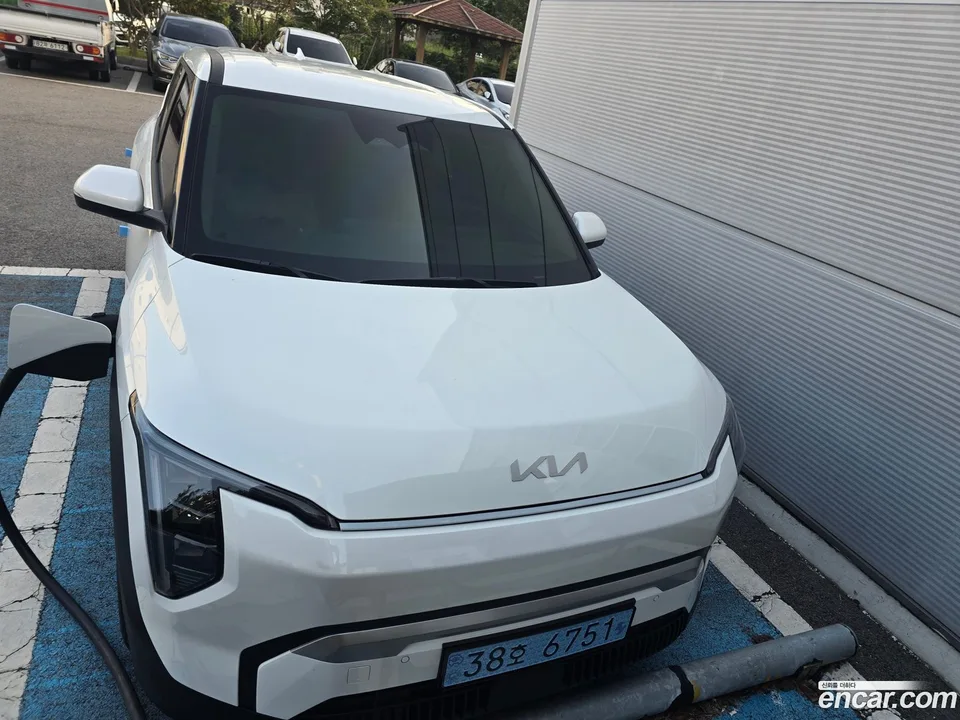 Kia EV3 2WD 2025 — photo 1, buy with delivery to Moscow