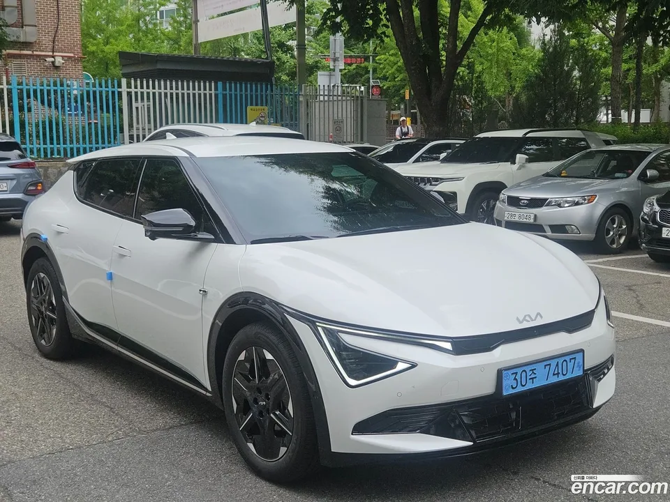 Kia EV6 2WD 2026 — photo 1, buy with delivery to Moscow
