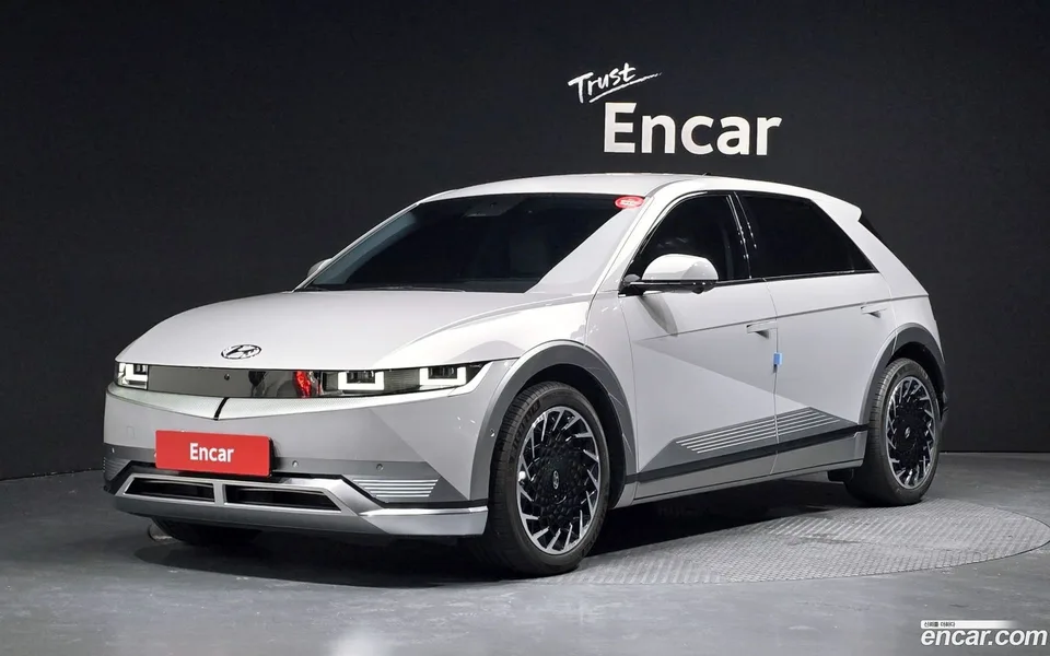 Hyundai Ioniq 5 2023 — photo 1, buy with delivery to Moscow