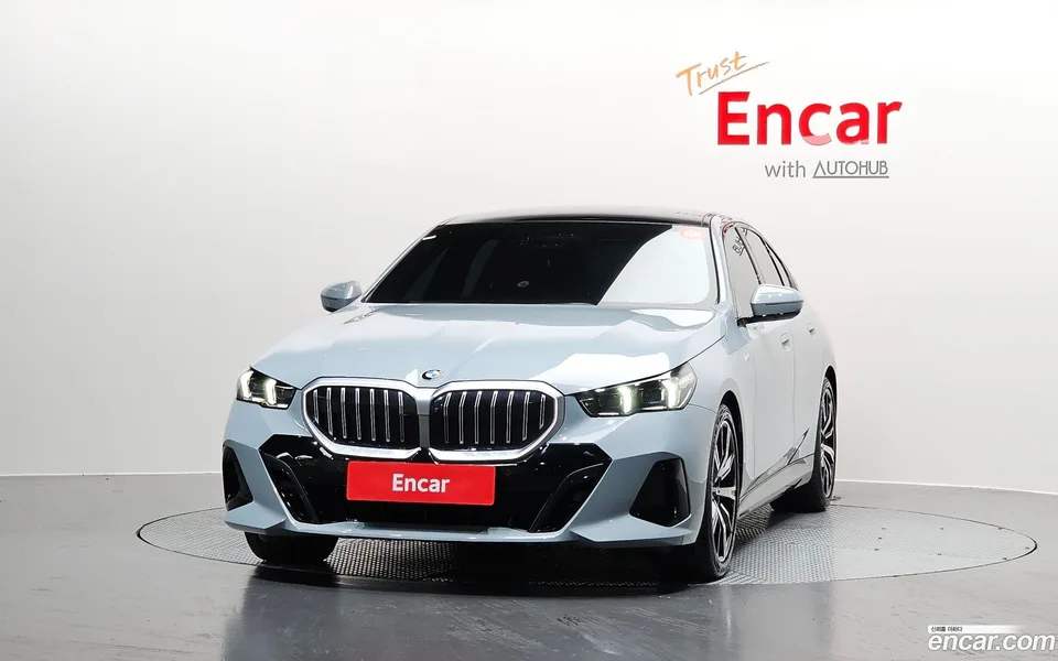 BMW 5 Series 530i xDrive M 2024 — миниатюра 3