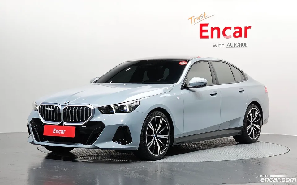 BMW 5 Series 530i xDrive M 2024 — фото 1, купить с доставкой в Москву