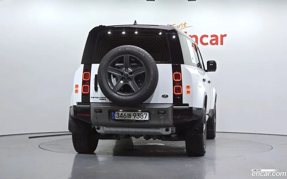 Land Rover Defender 110 P300 X- SE 2022 — thumbnail 4