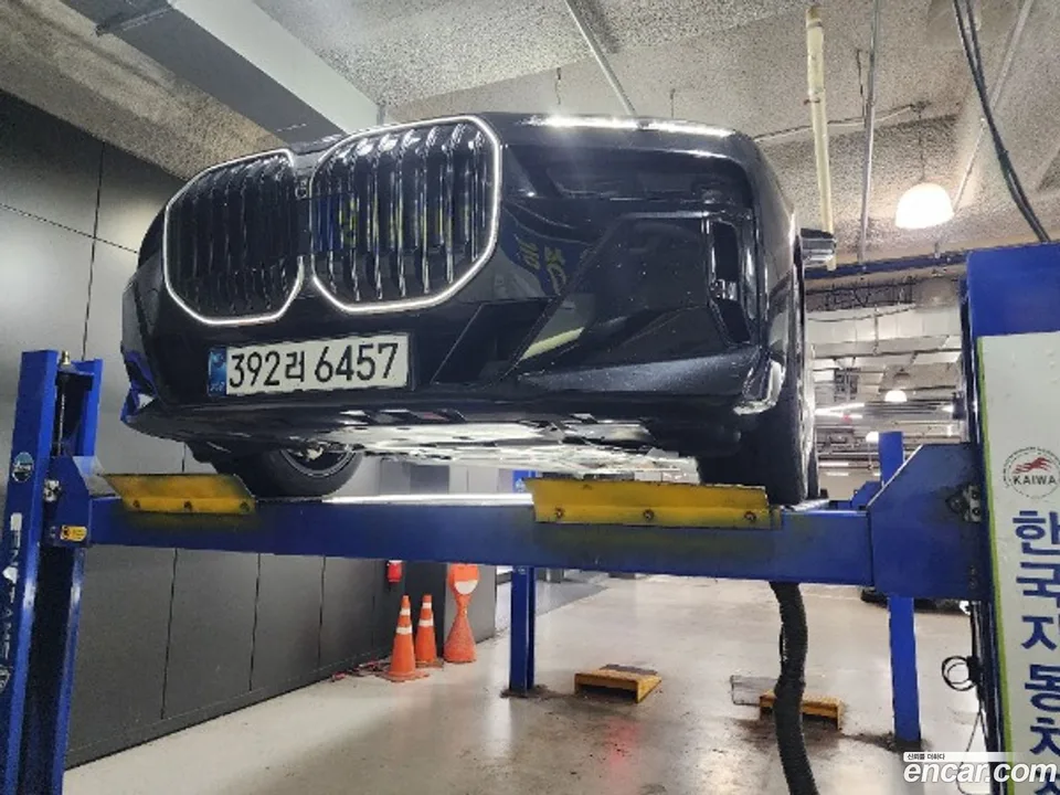 BMW 7 Series 740i xDrive M 2025 — photo 1, buy with delivery to Moscow