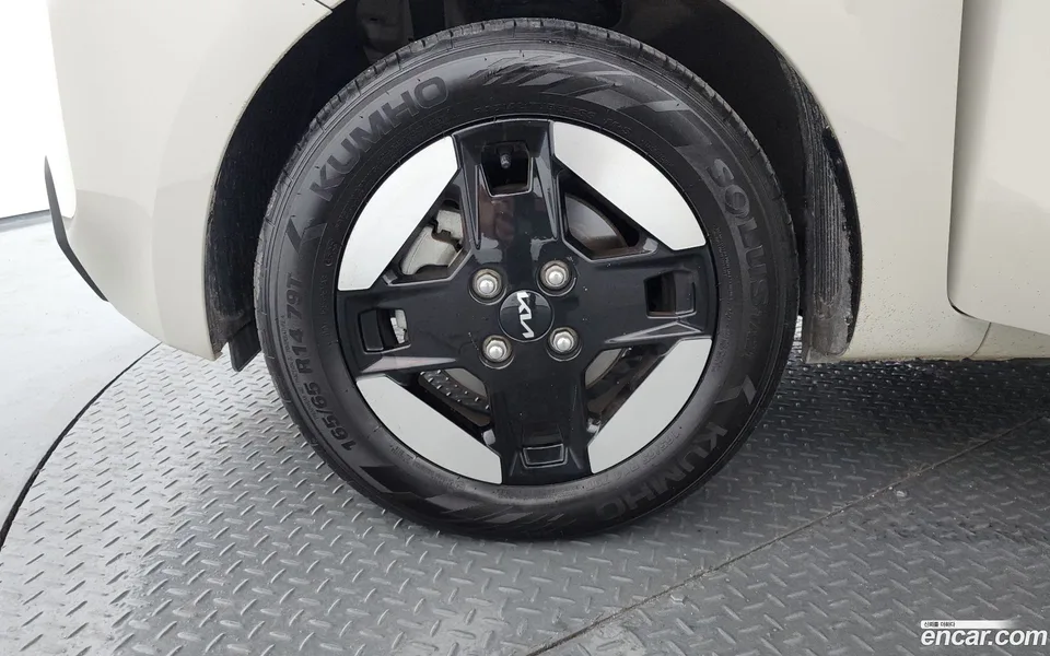 Kia Ray EV 2023 — thumbnail 2
